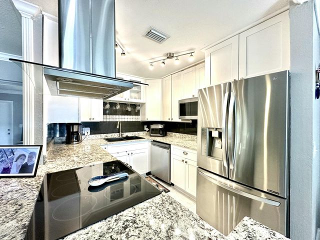 2638 Gately Drive E 30, West Palm Beach, FL 33415