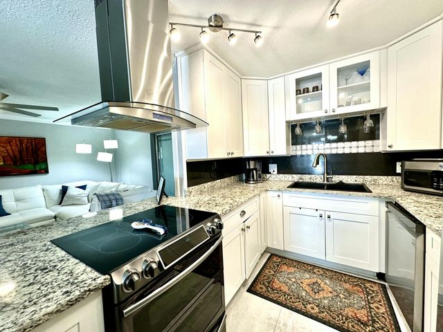 2638 Gately Drive E 30, West Palm Beach, FL 33415