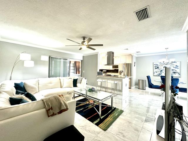 2638 Gately Drive E 30, West Palm Beach, FL 33415