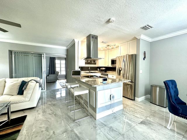 2638 Gately Drive E 30, West Palm Beach, FL 33415