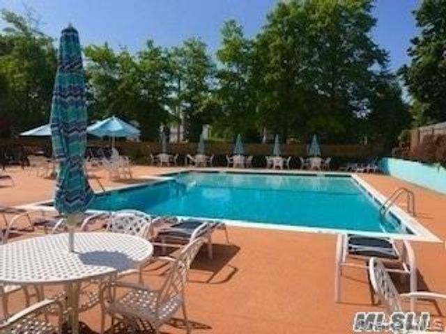 62 Finch Lane 62, Islip, NY 11751