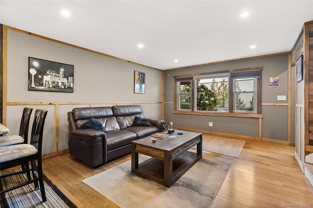 62 Finch Lane 62, Islip, NY 11751