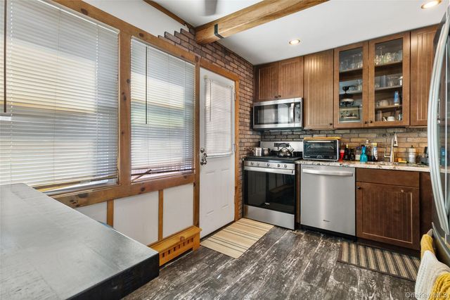 62 Finch Lane 62, Islip, NY 11751