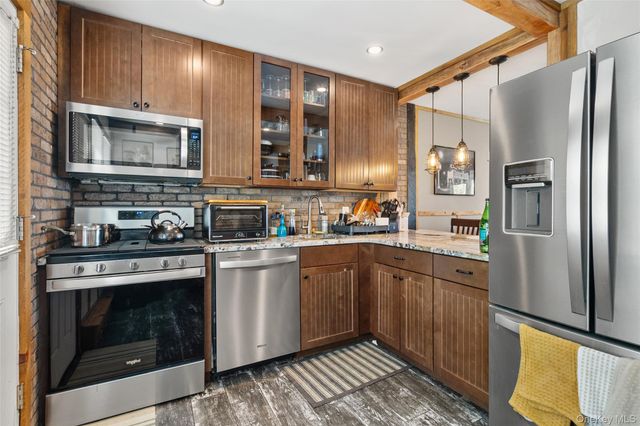 62 Finch Lane 62, Islip, NY 11751