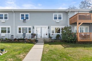 62 Finch Lane 62, Islip, NY 11751