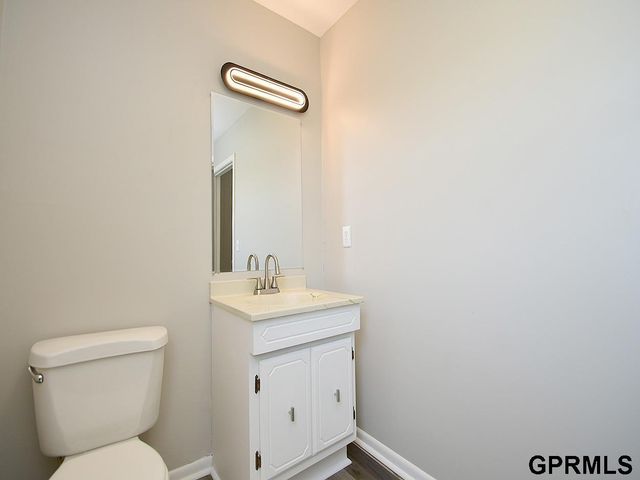 4921 S 95 Avenue, Omaha, NE 68127