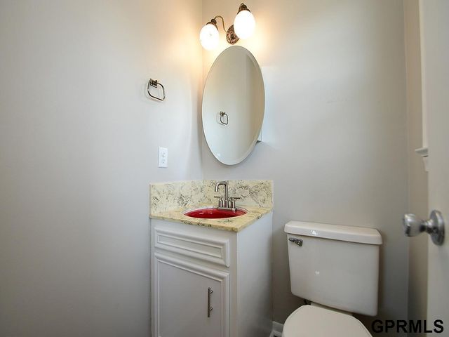 4921 S 95 Avenue, Omaha, NE 68127