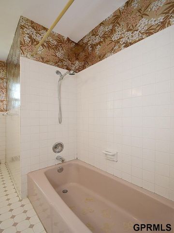 4921 S 95 Avenue, Omaha, NE 68127