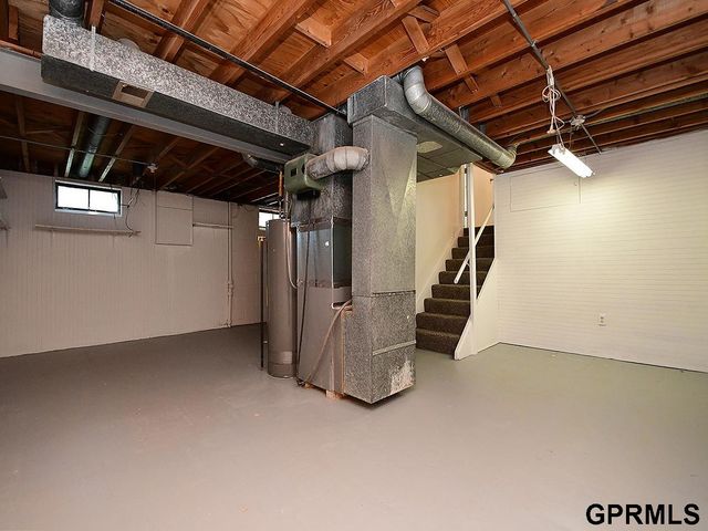 4921 S 95 Avenue, Omaha, NE 68127