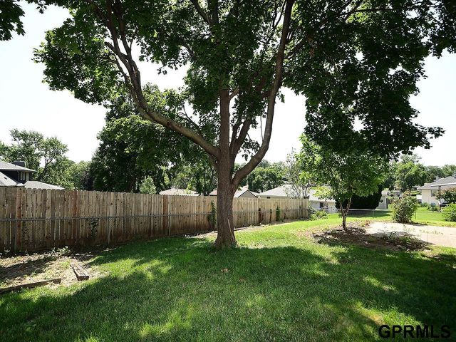 4921 S 95 Avenue, Omaha, NE 68127