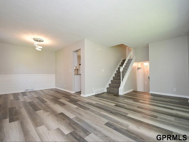 4921 S 95 Avenue, Omaha, NE 68127