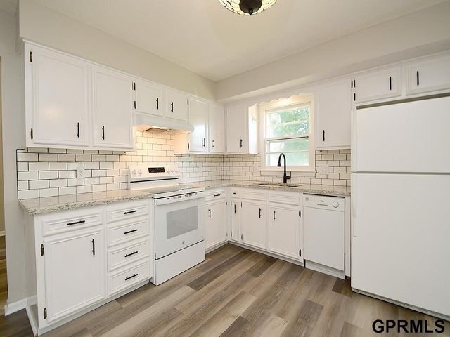 4921 S 95 Avenue, Omaha, NE 68127