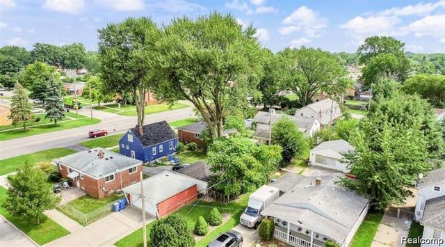 8676 Robindale Avenue, Dearborn Heights, MI 48127