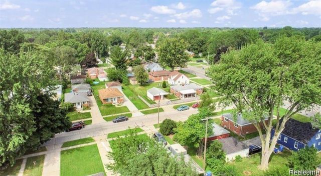 8676 Robindale Avenue, Dearborn Heights, MI 48127