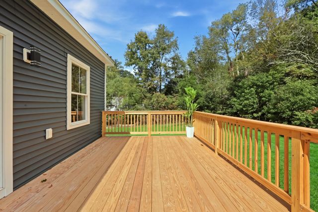 37 N. Sullivan Rd, Charlton, MA 01507
