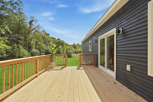 37 N. Sullivan Rd, Charlton, MA 01507