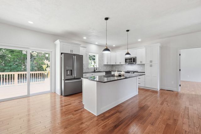 37 N. Sullivan Rd, Charlton, MA 01507