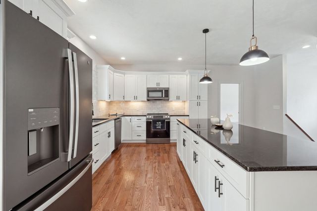 37 N. Sullivan Rd, Charlton, MA 01507