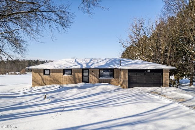9894 Silvercreek Road, Wadsworth, OH 44281
