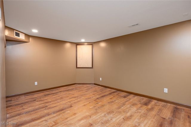 9894 Silvercreek Road, Wadsworth, OH 44281