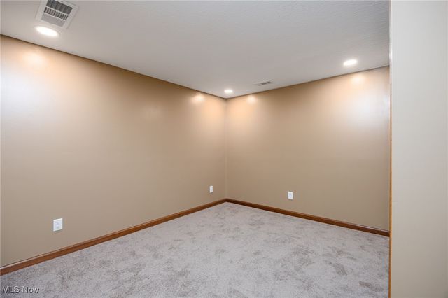 9894 Silvercreek Road, Wadsworth, OH 44281