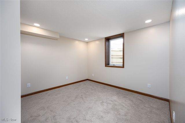 9894 Silvercreek Road, Wadsworth, OH 44281