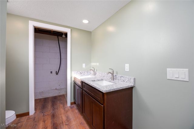 9894 Silvercreek Road, Wadsworth, OH 44281