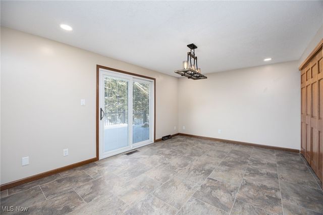 9894 Silvercreek Road, Wadsworth, OH 44281