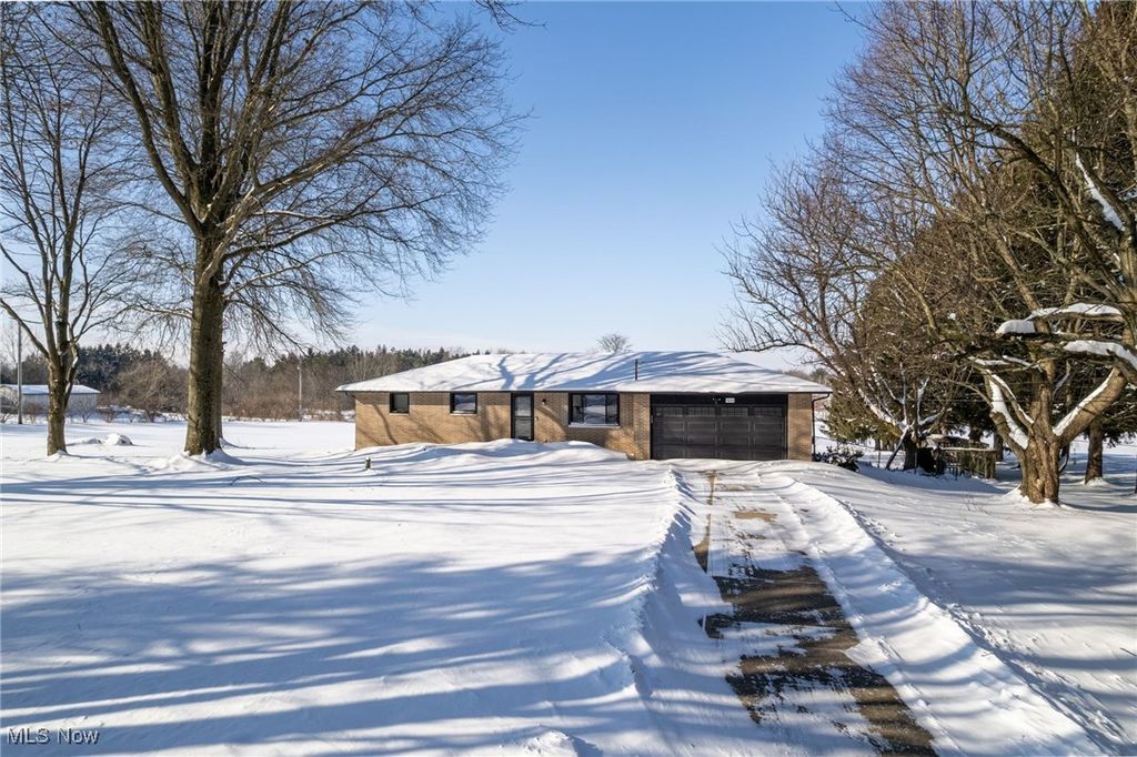 9894 Silvercreek Road, Wadsworth, OH 44281