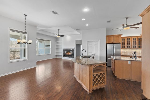 7031 Ridge Place Cir, Tyler, TX 75703