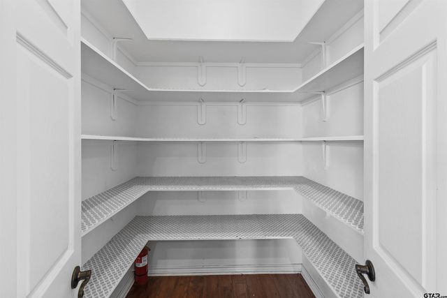 7031 Ridge Place Cir, Tyler, TX 75703