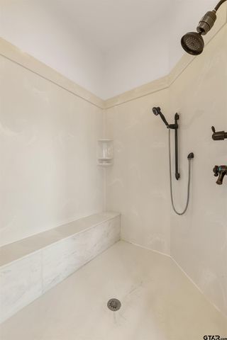 7031 Ridge Place Cir, Tyler, TX 75703