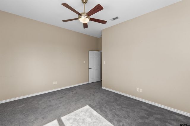 7031 Ridge Place Cir, Tyler, TX 75703