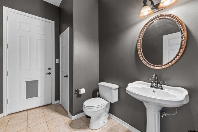 7031 Ridge Place Cir, Tyler, TX 75703