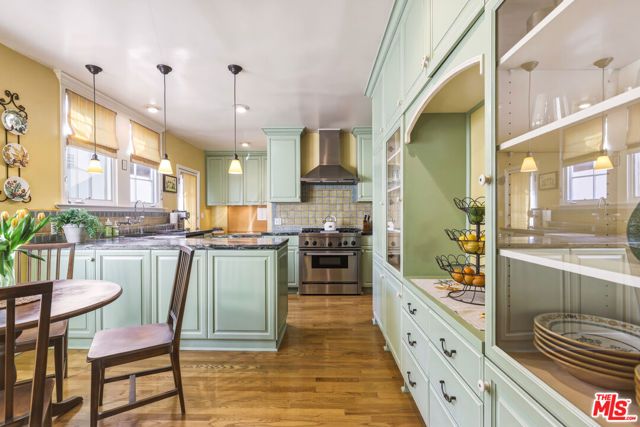 1611 Ard Eevin Avenue, Glendale, CA 91202