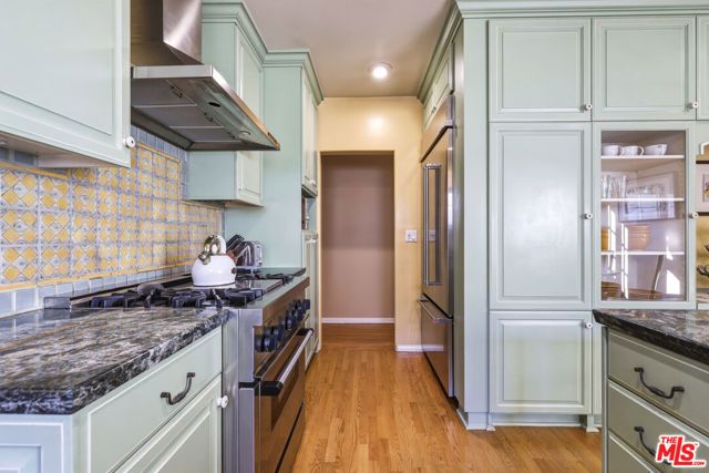 1611 Ard Eevin Avenue, Glendale, CA 91202