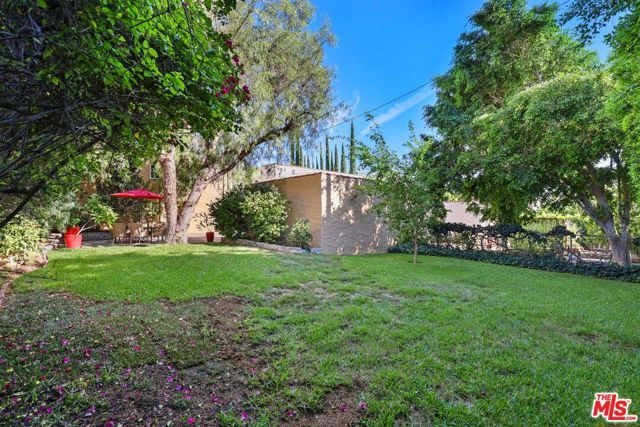 1611 Ard Eevin Avenue, Glendale, CA 91202