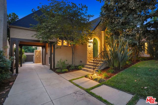 1611 Ard Eevin Avenue, Glendale, CA 91202