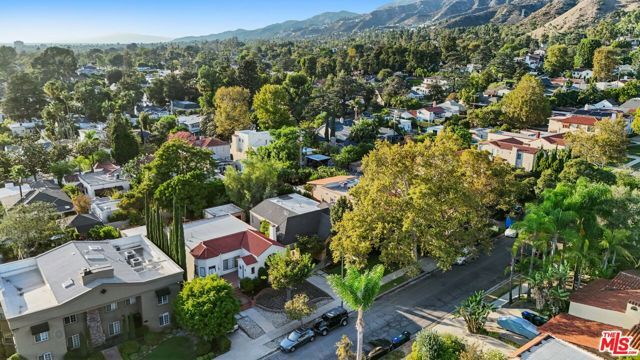 1611 Ard Eevin Avenue, Glendale, CA 91202
