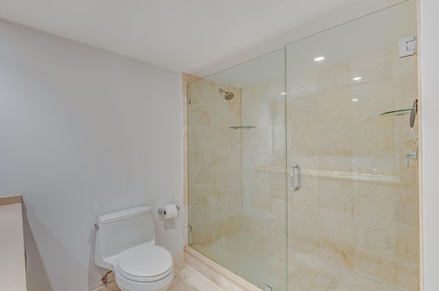 5510 N Ocean Drive 24d, Singer Island, FL 33404