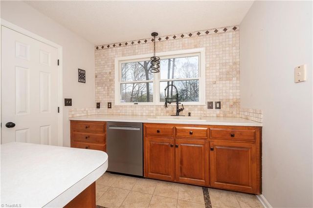 2309 Teapot Court, Winston-salem, NC 27106