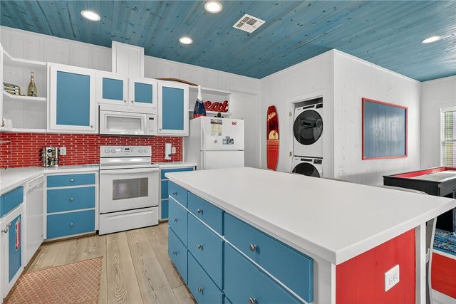 2727 S 11th St 27, Port Aransas, TX 78373