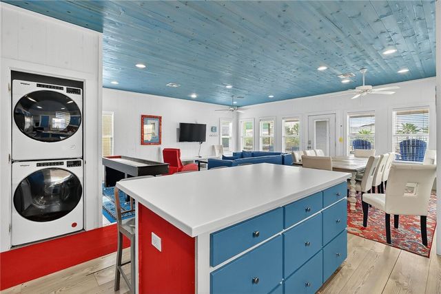 2727 S 11th St 27, Port Aransas, TX 78373