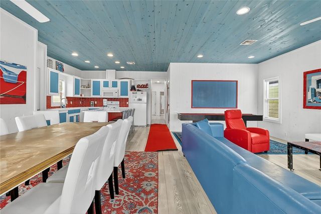 2727 S 11th St 27, Port Aransas, TX 78373