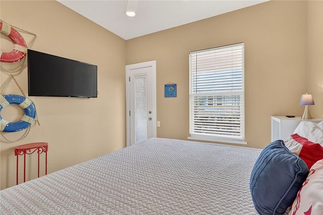 2727 S 11th St 27, Port Aransas, TX 78373