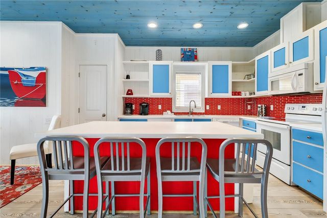 2727 S 11th St 27, Port Aransas, TX 78373