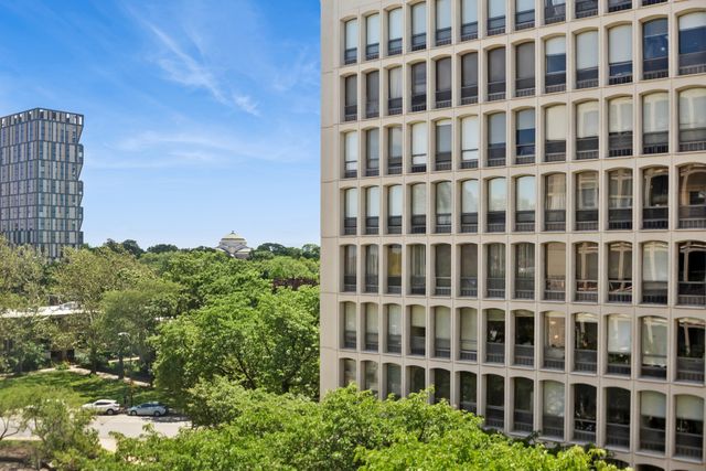 1451 E 55th Street 626N, Chicago, IL 60615