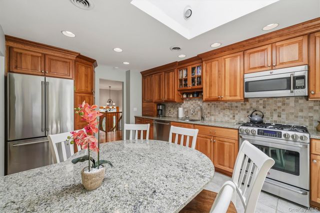 12 Little Brook Lane, New City, NY 10956