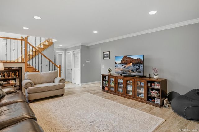 12 Little Brook Lane, New City, NY 10956