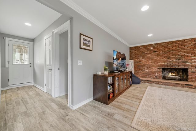 12 Little Brook Lane, New City, NY 10956